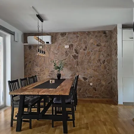 Hiska Masa Tatil parkı Catez ob Savi
