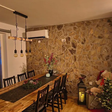 Hiska Masa Tatil parkı Catez ob Savi